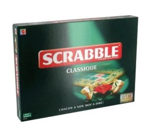 Vue de côté du Scrabble