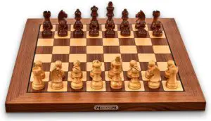 Vue de face du Millennium ChessGenius Exclusive