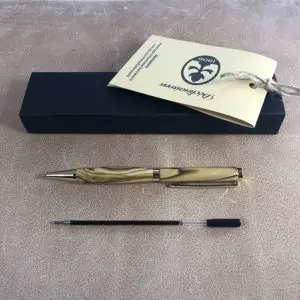 Un stylo personnalisé en bois d’olivier